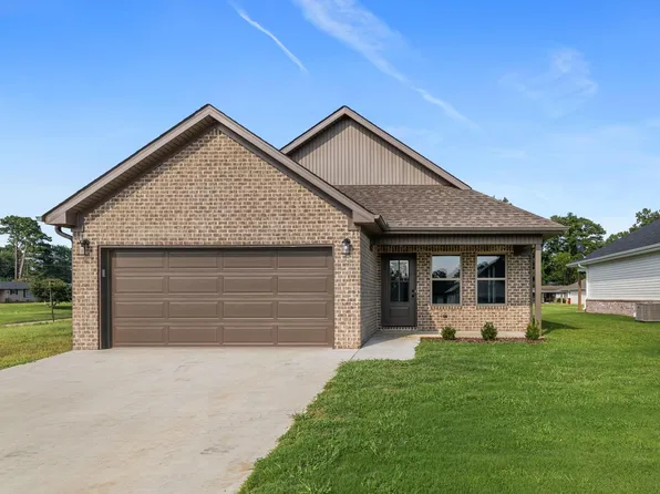 25 S Fulton St, Florence, AL 35630