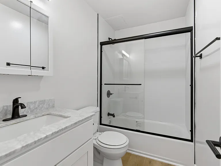1922 S Hobart Blvd #9 — Photo 16