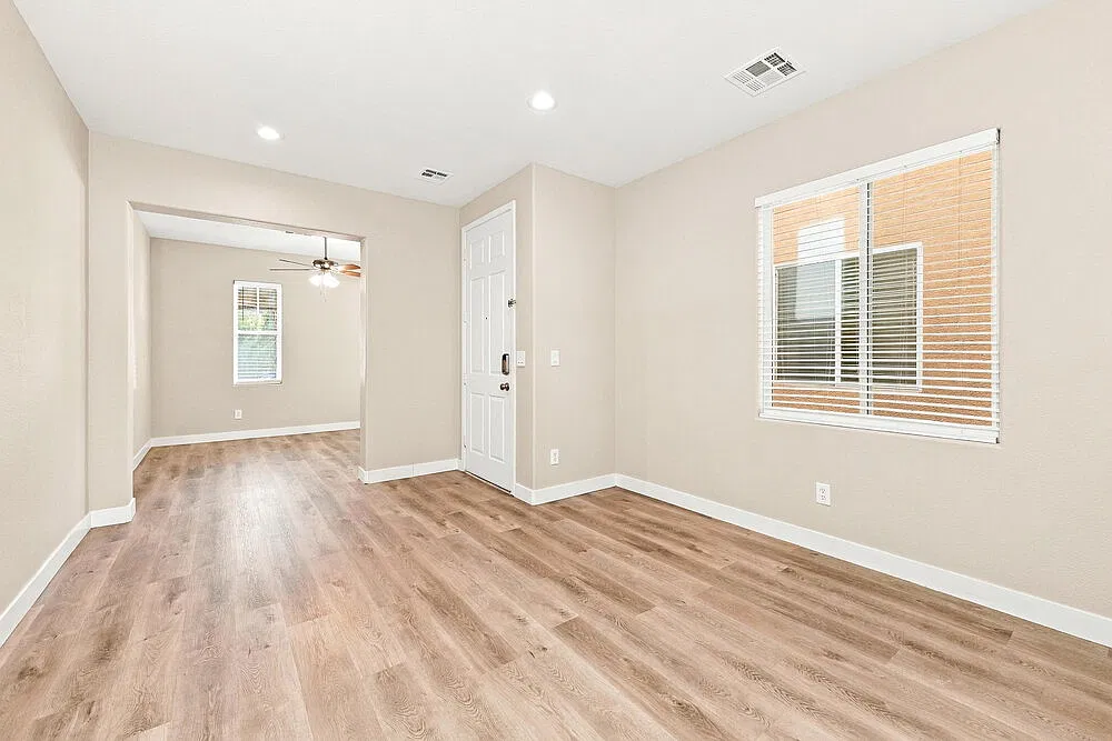 3 bed, 2.5 bath, 1948 sqft, $2,195 — Photo 4