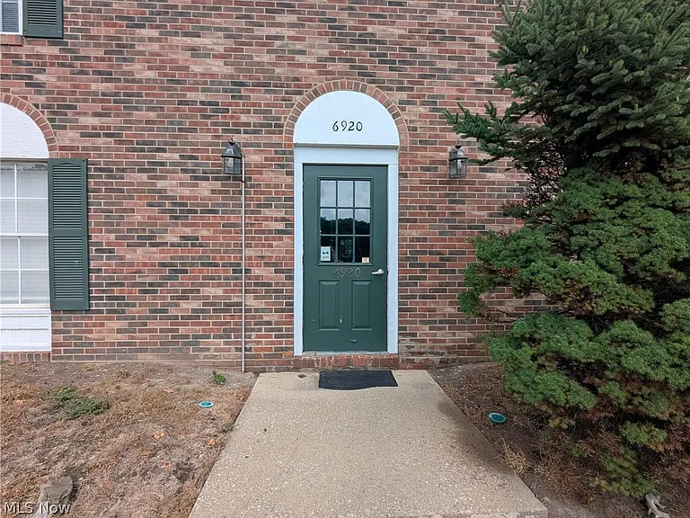 6920 Carriage Hill Dr #104 — Photo 3
