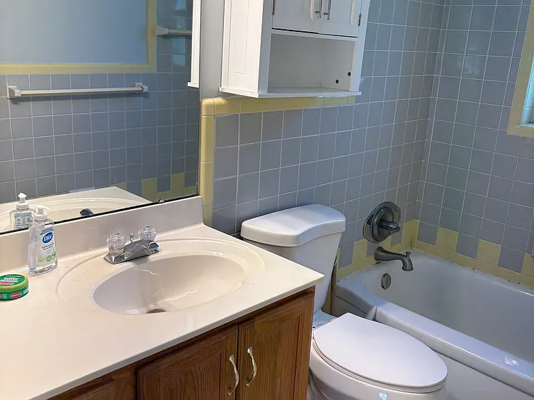 1050 Covedale Ave — Photo 6