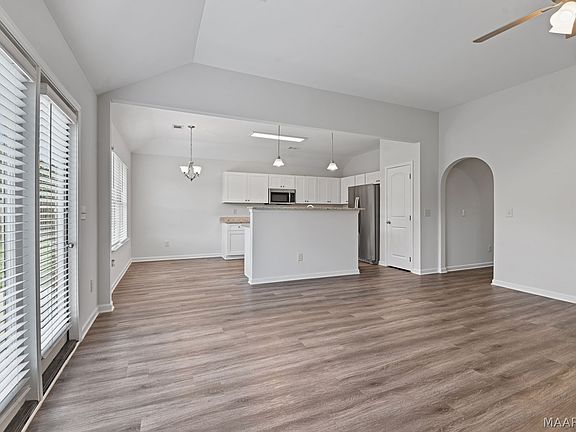 5th image of 730 Park Ln