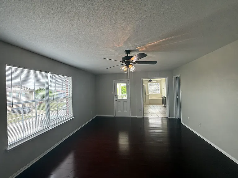 502 Constellation Dr — Photo 13