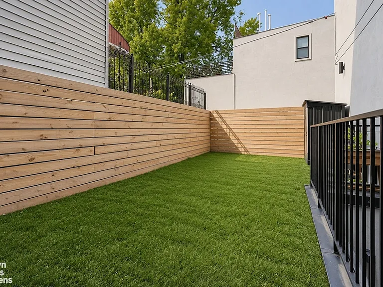46 Kossuth Pl #1B — Photo 21