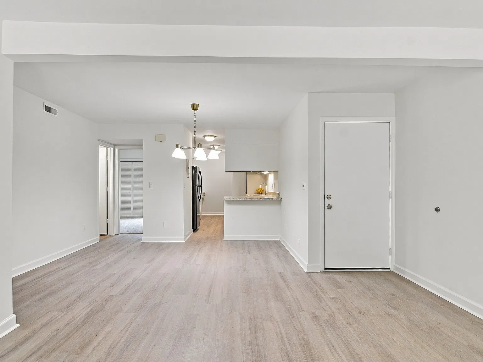 2 bed, 1119 sqft, $1,340 — Photo 2