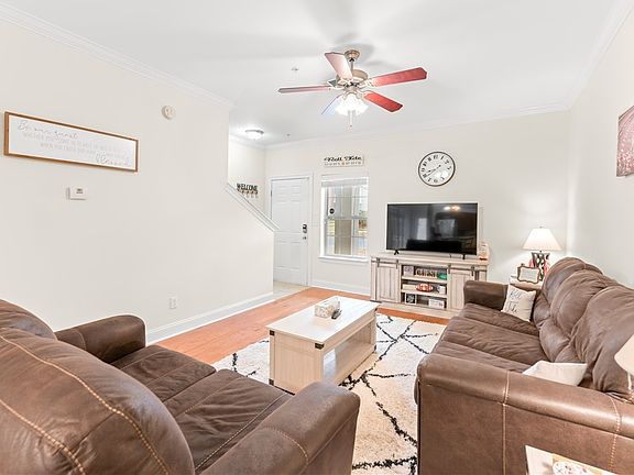 3rd image of 3218 Veterans Memorial Pkwy #615