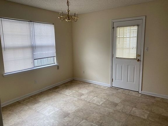 3rd image of 3092 Tyndall Dr