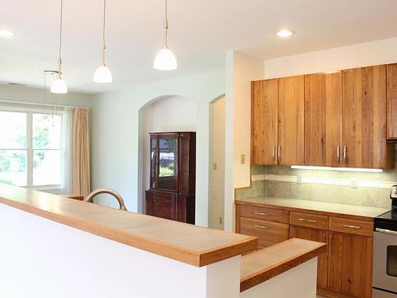 5th image of 296 Majestic Oak Dr