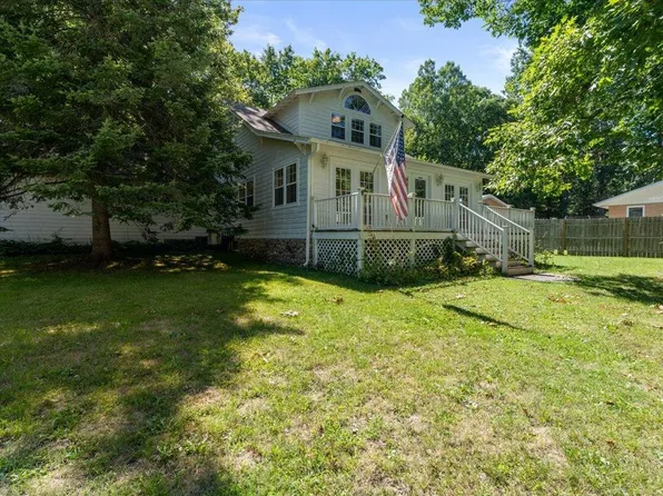 209 Park Ave W, Hackensack, MN 56452