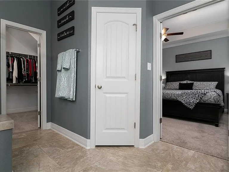 104 Auburn Cv — Photo 24