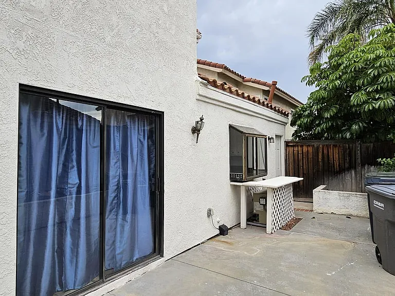 26032 Dundee Dr — Photo 9