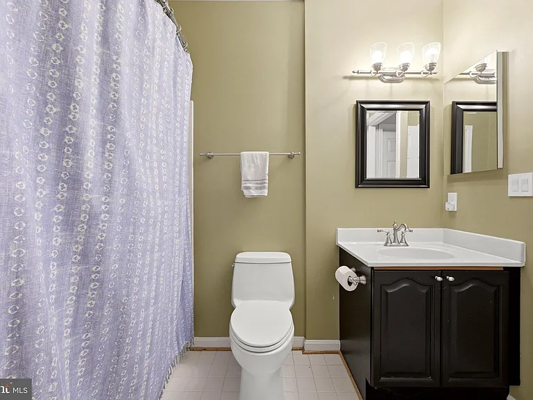 44218 Palladian Ct — Photo 52
