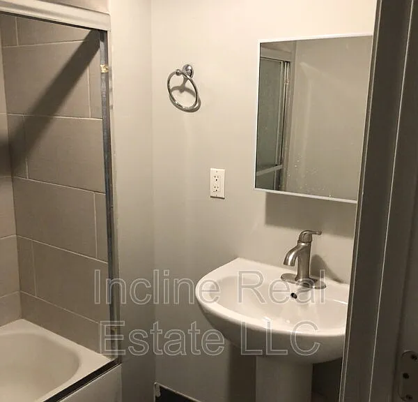 526 Ohio Ave #3 — Photo 4