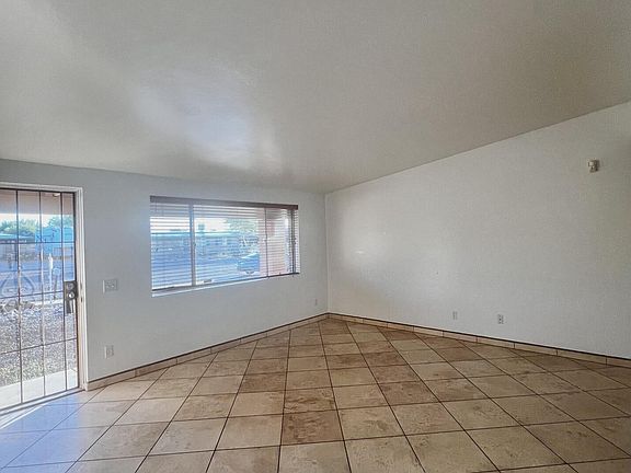 5th image of 7323 N Plymouth Pl