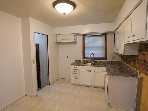5th image of 2181 Surfwood Dr