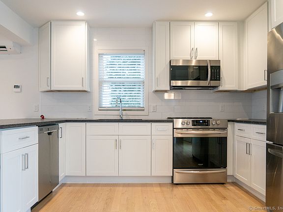 4th image of 55 Vitti St