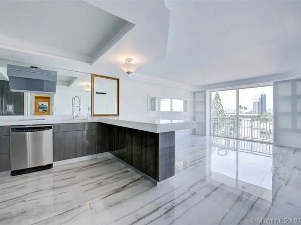 345 Ocean Dr APT 704, Miami Beach, FL 33139