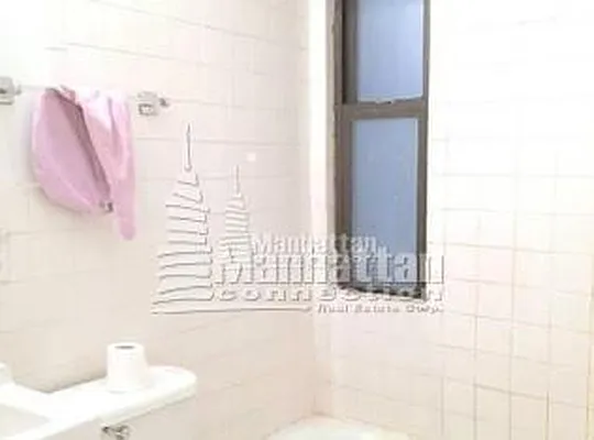 Rented by Manhattan Connection | media 32