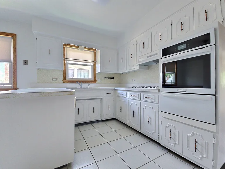 5421 W Windsor Ave #2 — Photo 8