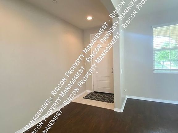 3rd image of 11261 Tiger Lily St