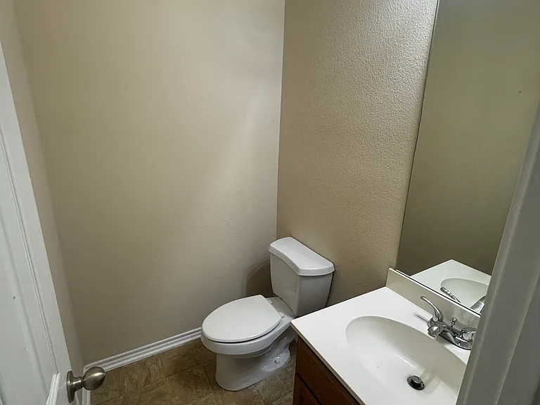 380 Woodgrove Dr #A — Photo 8