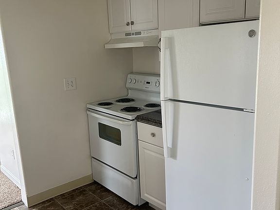 4th image of 1810 E Desmet Ave