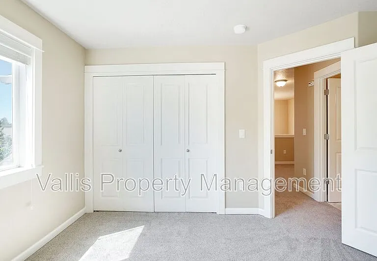5164 Andresen St SE — Photo 33