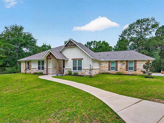 4th image of 28080 Bridle Ave