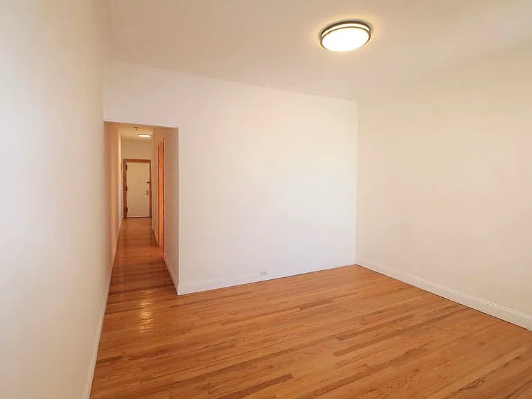 441 16th St #4L — Photo 8