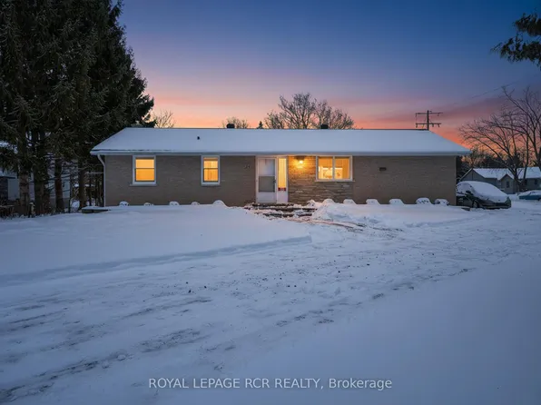 24 Drummond St, Adjala Tosorontio, ON L9W 2Z2