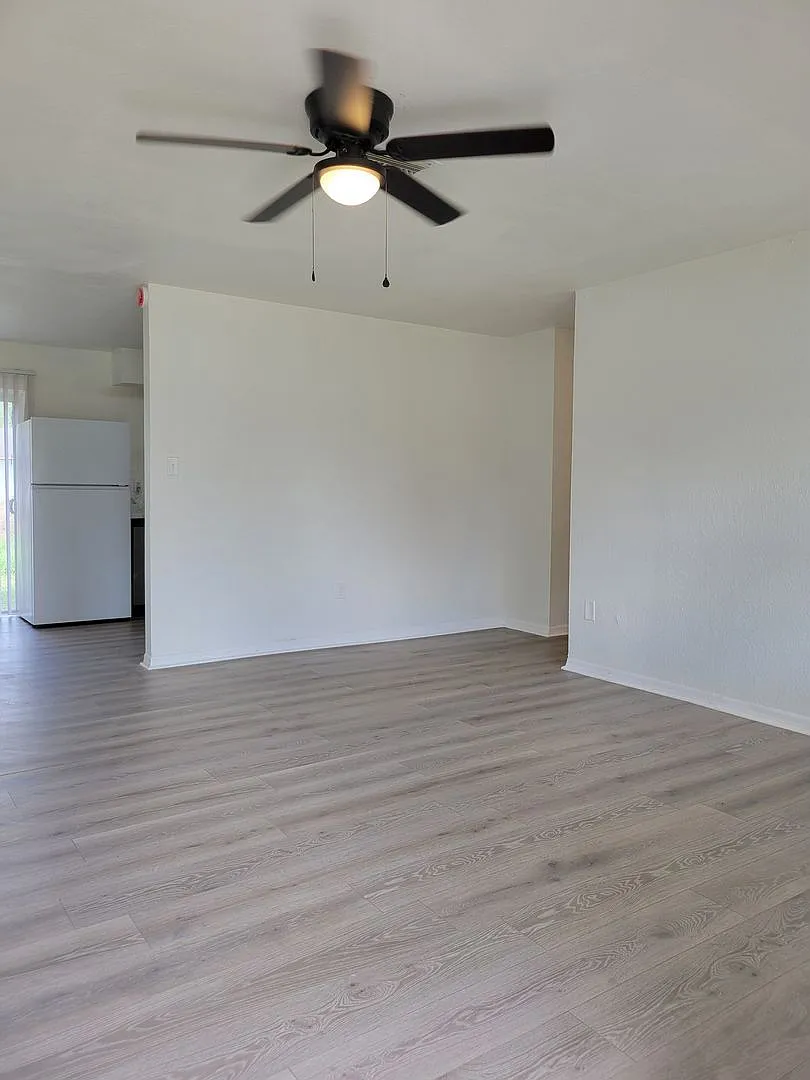 Building Photo - 109 Harbor Dr