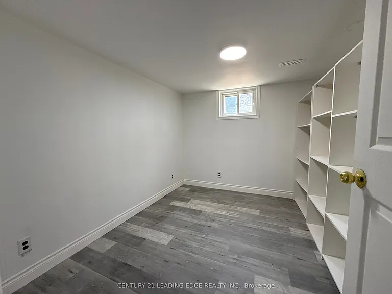 104 Gatineau St #LOWER — Photo 12