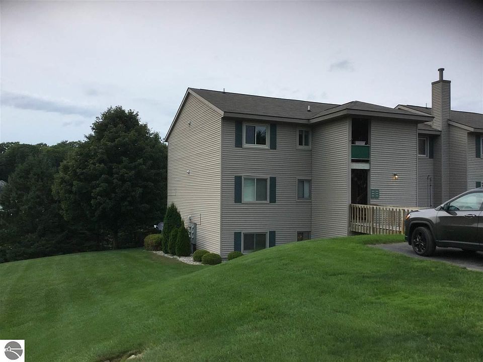 1st image of 2601 Green Meadows Dr