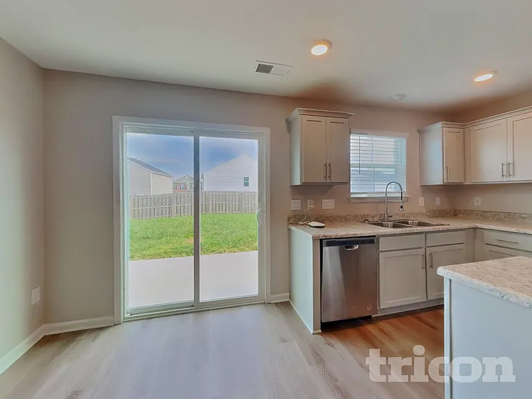 6858 Keeneland Dr — Photo 6