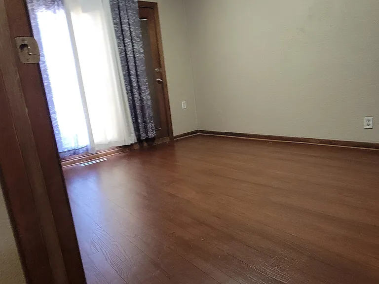2348 E Walnut St — Photo 13