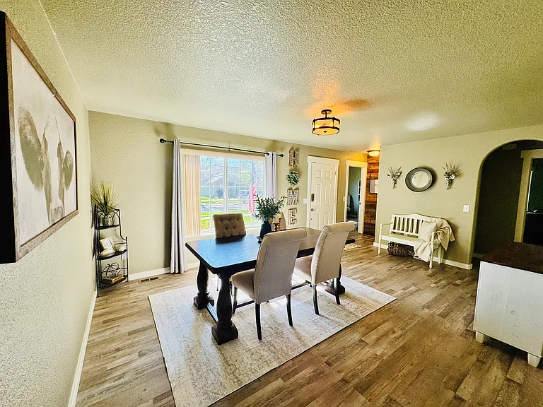 3916 Concord Dr — Photo 6