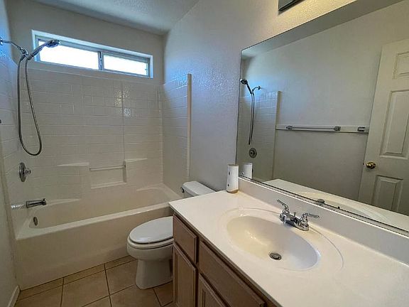 2nd image of 3121 Baylor Dr