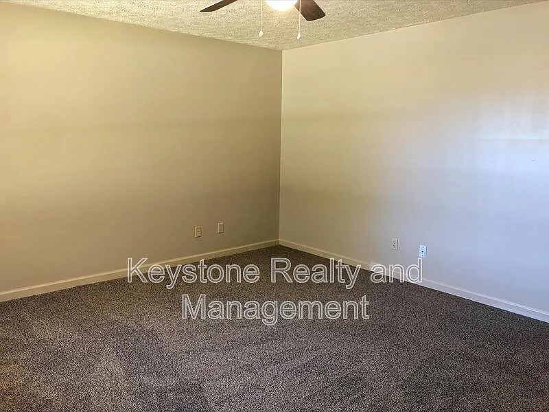 2 bed, 1.5 bath, 1000 sqft, $995 — Photo 4