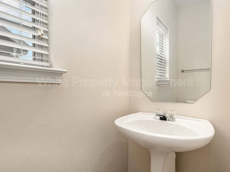 17304 Commons Crossing Dr — Photo 20