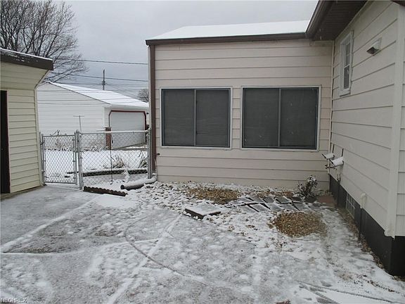 4th image of 6456 Almont Dr