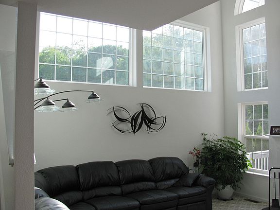 4th image of 308 Cheswyck Ct
