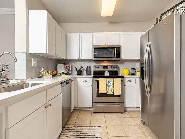4001 Midtown — Photo 11