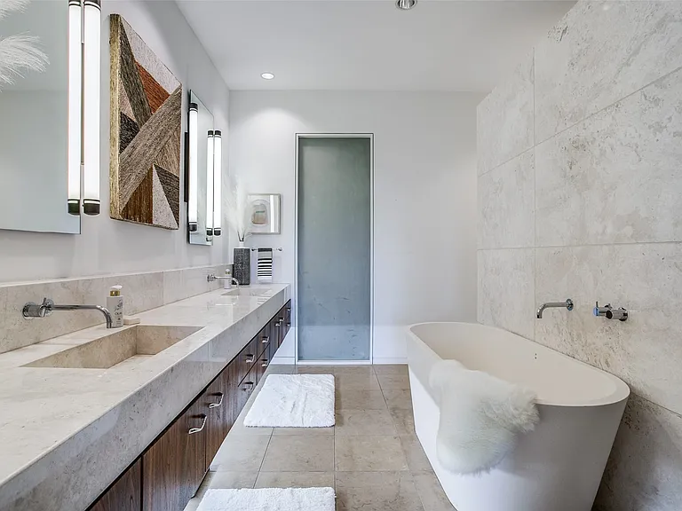 2430 Victory Park Ln #2607 — Photo 15