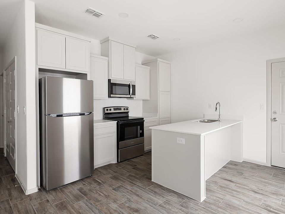 1st image of 443 Medina Ln APT 3