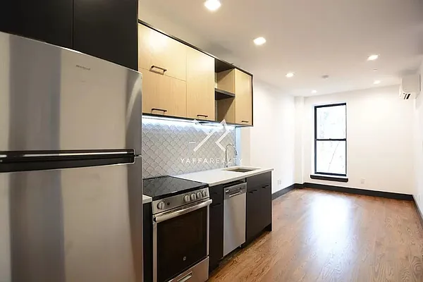 Rented by Yaffa Realty LLC | media 10