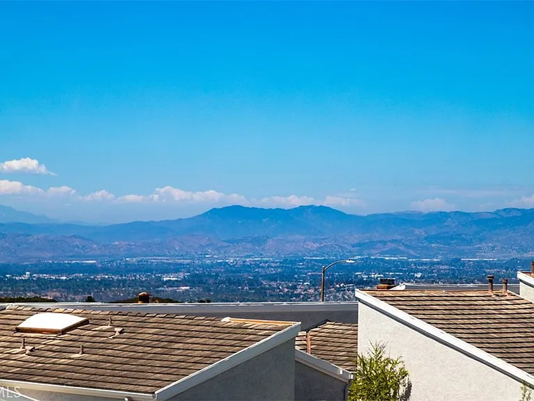 22821 Mariano Dr — Photo 58
