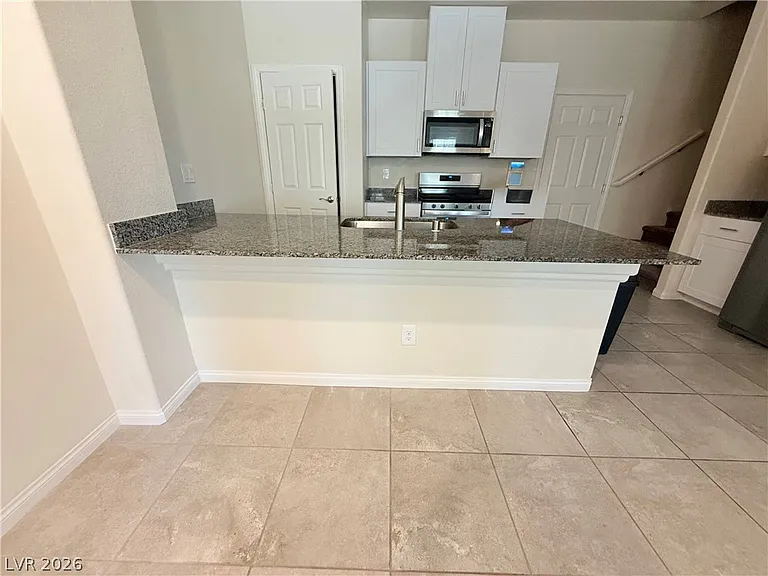 7331 Sunray Point St — Photo 10