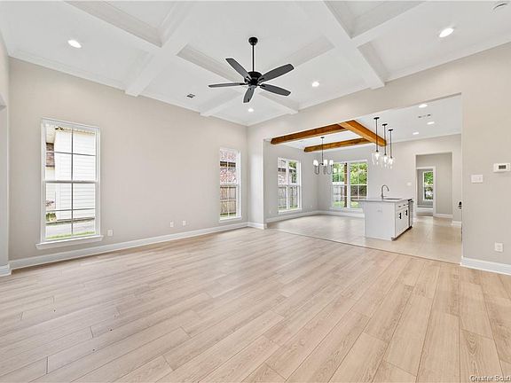 4th image of 1033 Michelle Dr