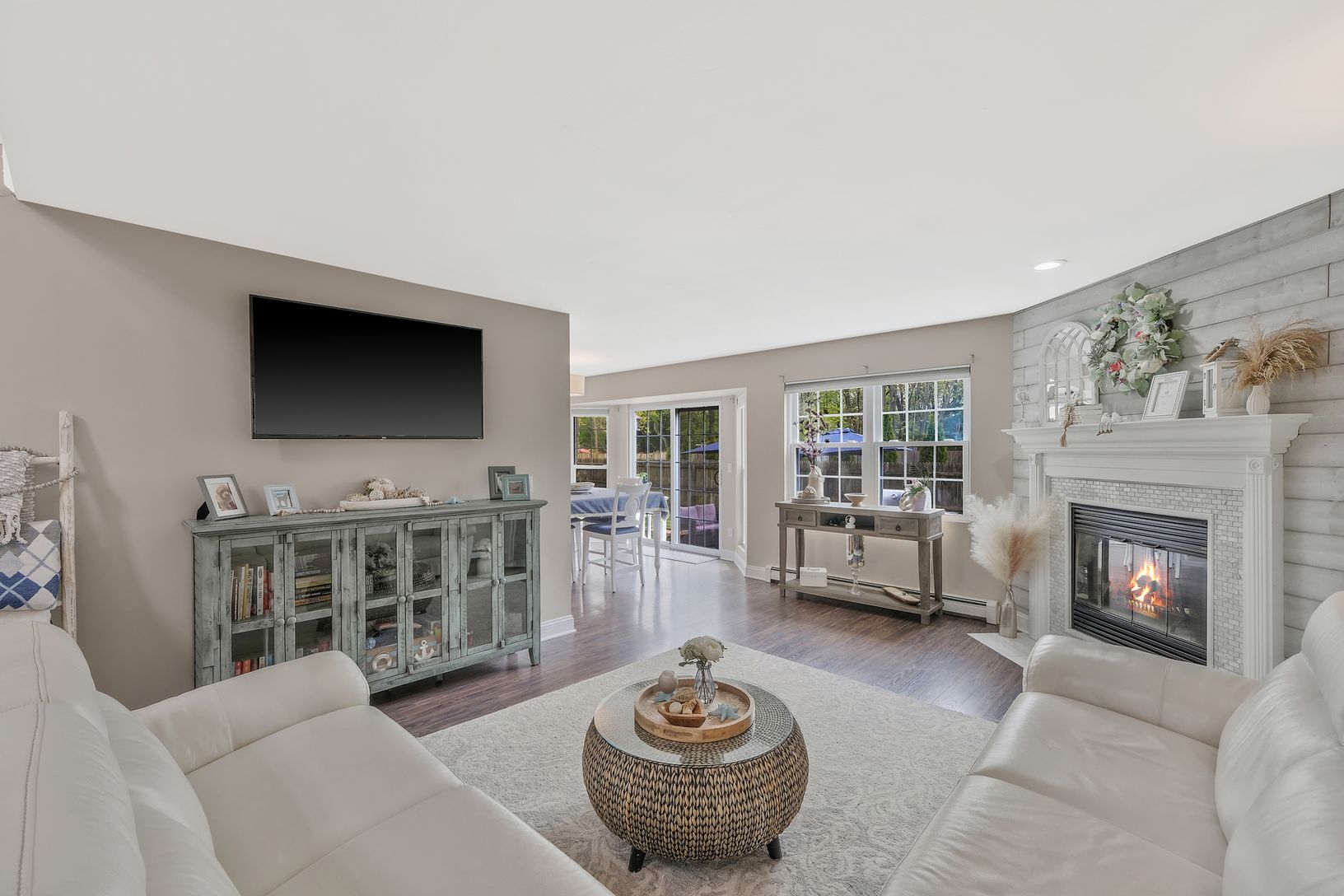  Open View of Living to Breakfast Nook