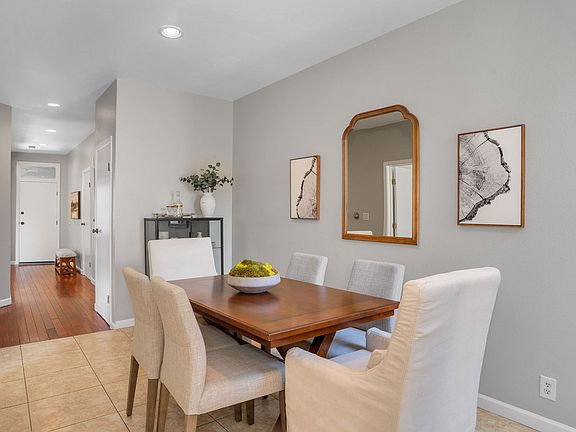 3rd image of 271 Clara St #1A